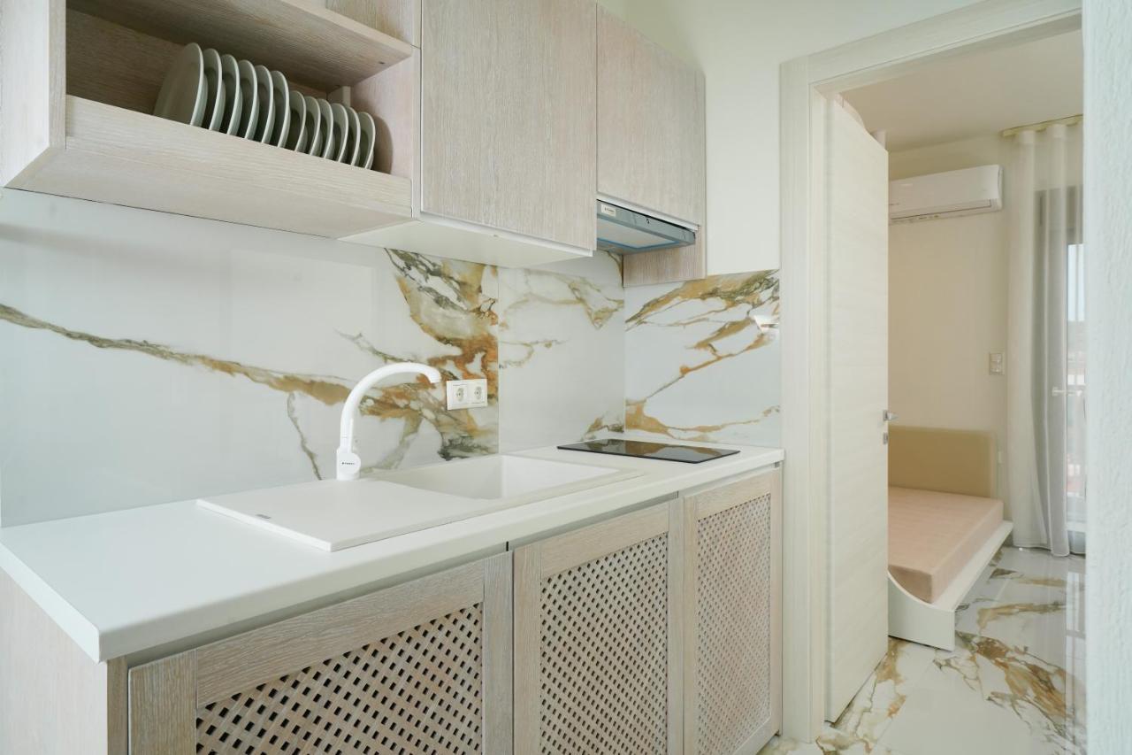 Athina Palace Luxurious Appartments Potos Dış mekan fotoğraf