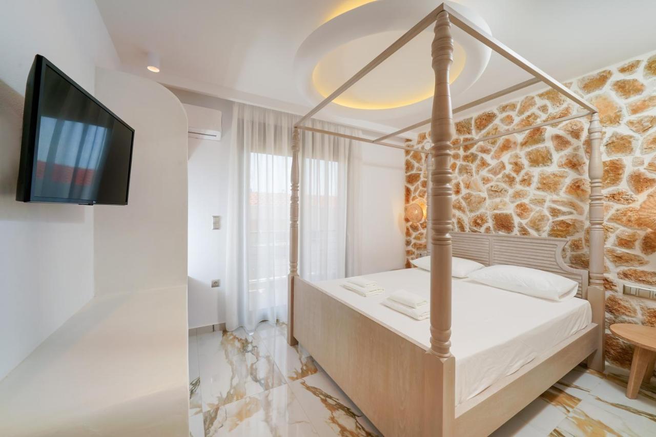 Athina Palace Luxurious Appartments Potos Dış mekan fotoğraf