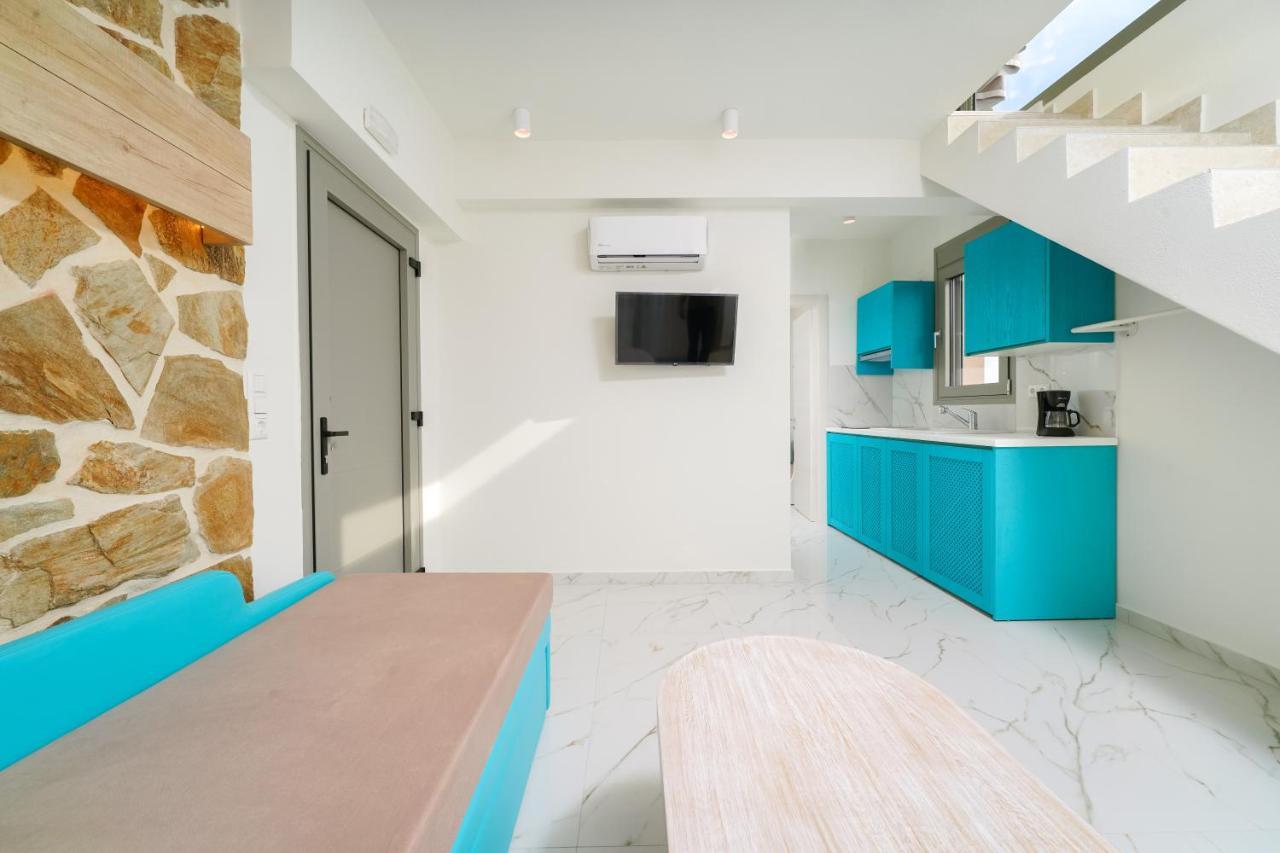 Athina Palace Luxurious Appartments Potos Dış mekan fotoğraf