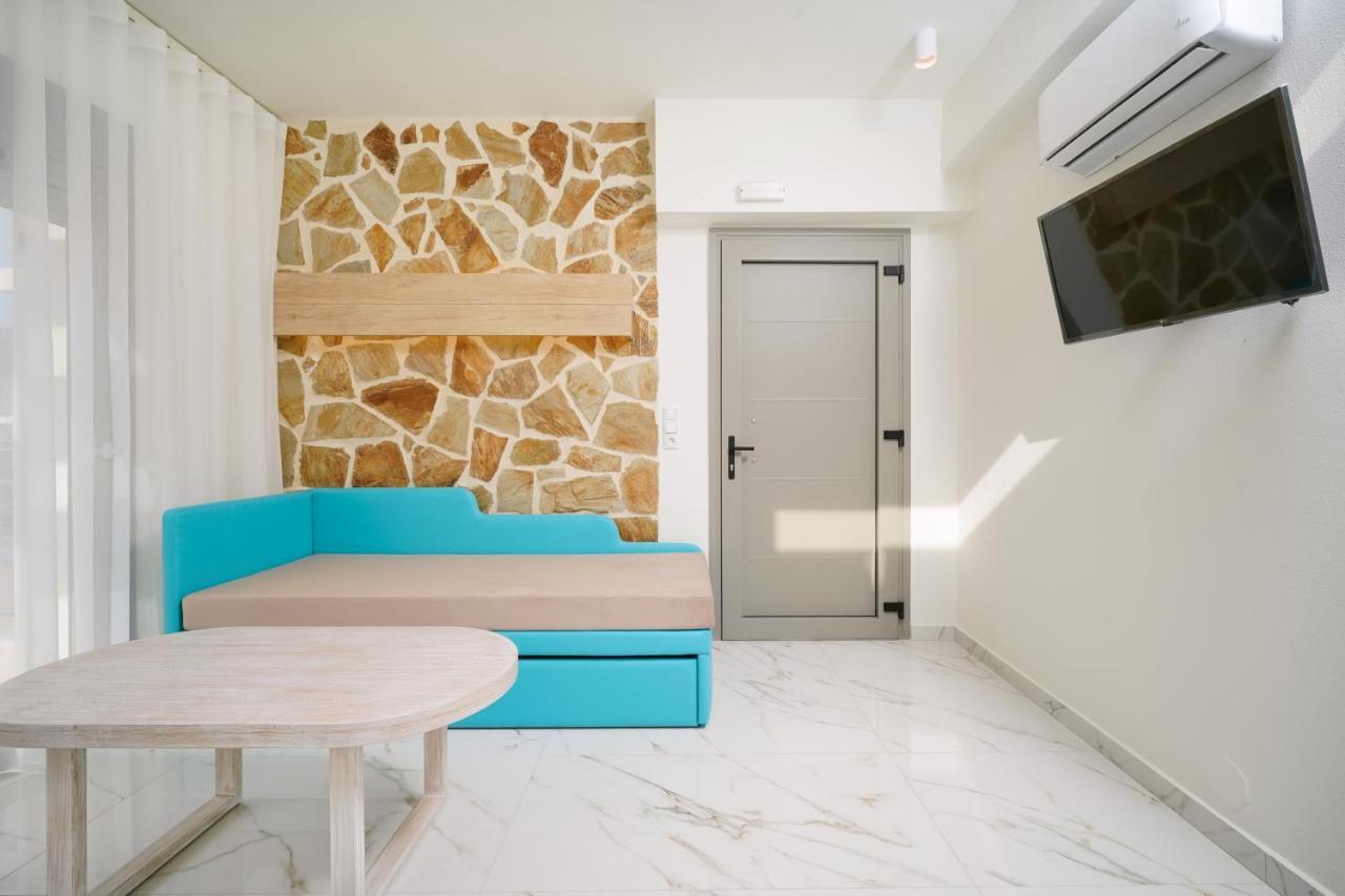 Athina Palace Luxurious Appartments Potos Dış mekan fotoğraf