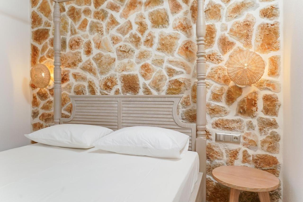 Athina Palace Luxurious Appartments Potos Dış mekan fotoğraf